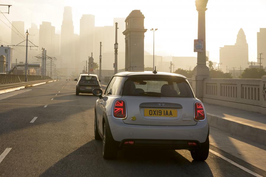  Mini Cooper SE (F56) 2019 года  (WW) (фото 26 из 132)